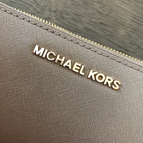 Michael Kprs Wallet - Picture 2 of 4